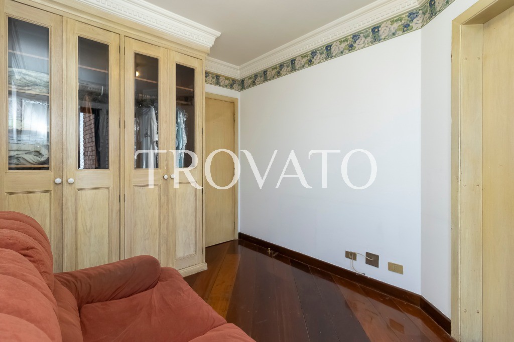 Apartamento à venda , Vila Mariana, 4 quartos, 2 suites, 2 vagas, depósito, 176m2, piscina, academia, squash, ao lado do parque Ibirapuera