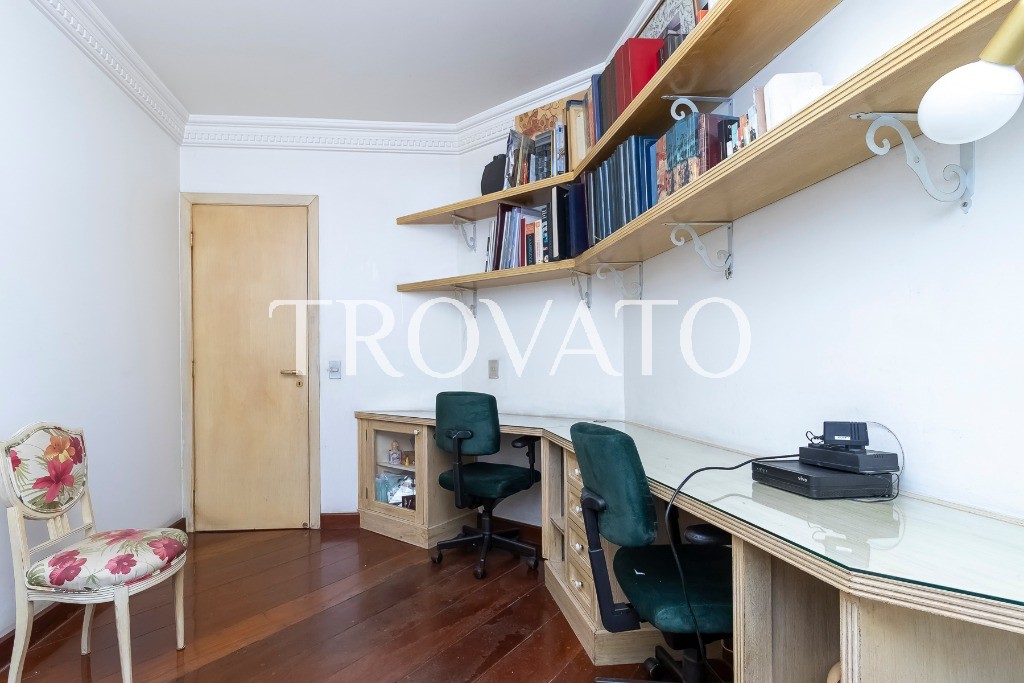 Apartamento à venda , Vila Mariana, 4 quartos, 2 suites, 2 vagas, depósito, 176m2, piscina, academia, squash, ao lado do parque Ibirapuera