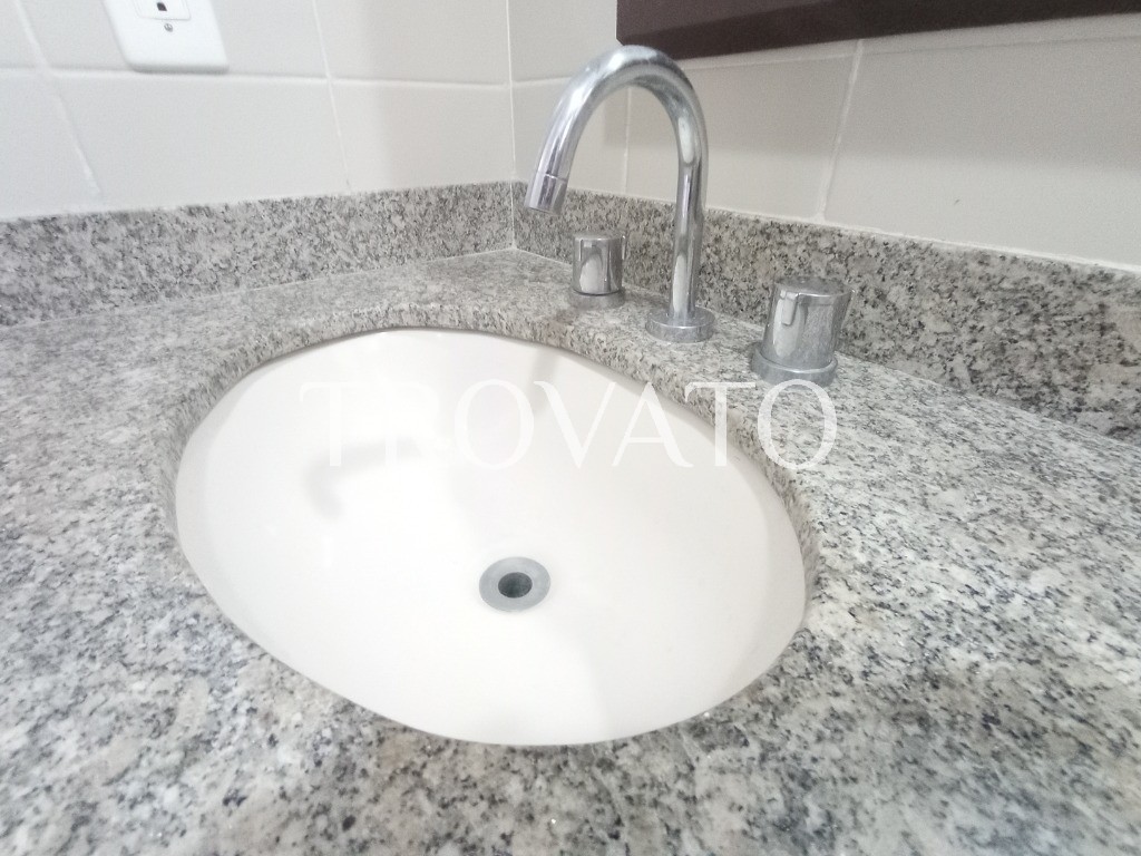 Apartamento reformado, à venda na Vila Gomes Cardim, Tatuapé, 2 Dormitórios com 1 Suíte, Sacada, 2 vagas, com piscina, ao lado Colégio Mendel.