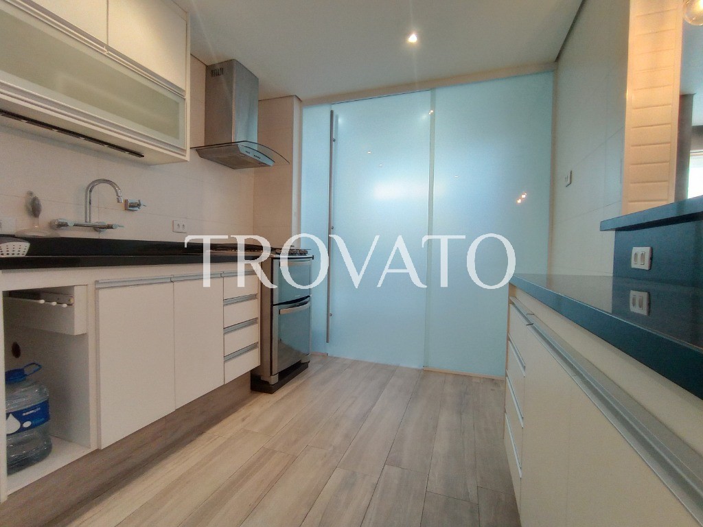 Apartamento a venda 3 quartos, 1 suite, 3 banheiros, 3 vagas, ar quente e frio, 96m2, lazer club na Vila Mariana.
