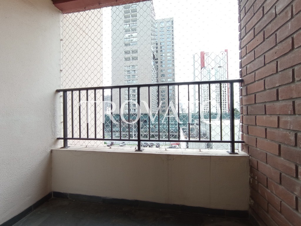 Apartamento reformado, à venda na Vila Gomes Cardim, Tatuapé, 2 Dormitórios com 1 Suíte, Sacada, 2 vagas, com piscina, ao lado Colégio Mendel.