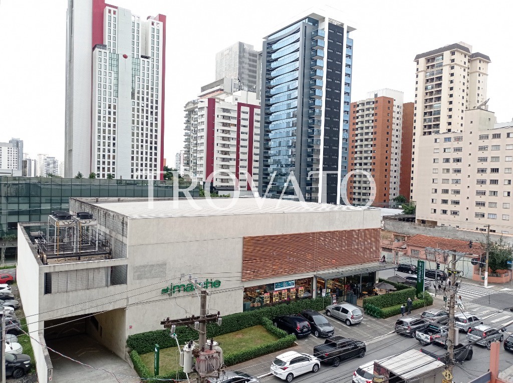 Apartamento reformado, à venda na Vila Gomes Cardim, Tatuapé, 2 Dormitórios com 1 Suíte, Sacada, 2 vagas, com piscina, ao lado Colégio Mendel.