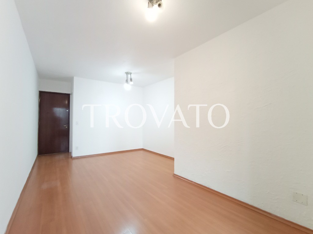 Apartamento reformado, à venda na Vila Gomes Cardim, Tatuapé, 2 Dormitórios com 1 Suíte, Sacada, 2 vagas, com piscina, ao lado Colégio Mendel.