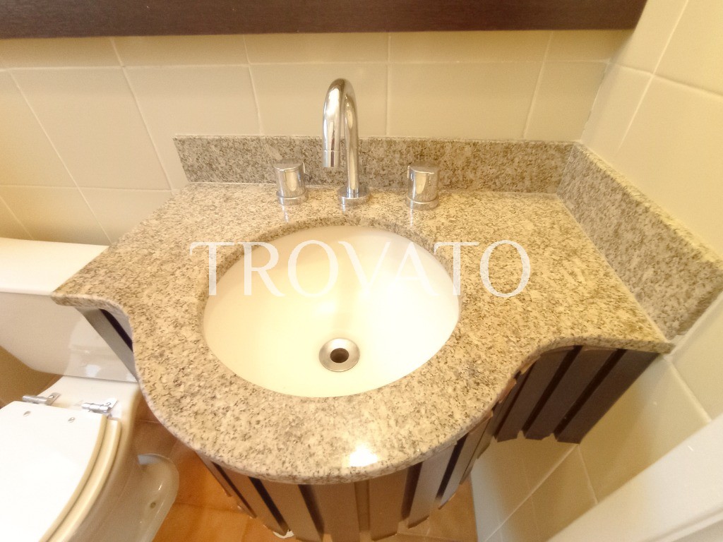 Apartamento reformado, à venda na Vila Gomes Cardim, Tatuapé, 2 Dormitórios com 1 Suíte, Sacada, 2 vagas, com piscina, ao lado Colégio Mendel.