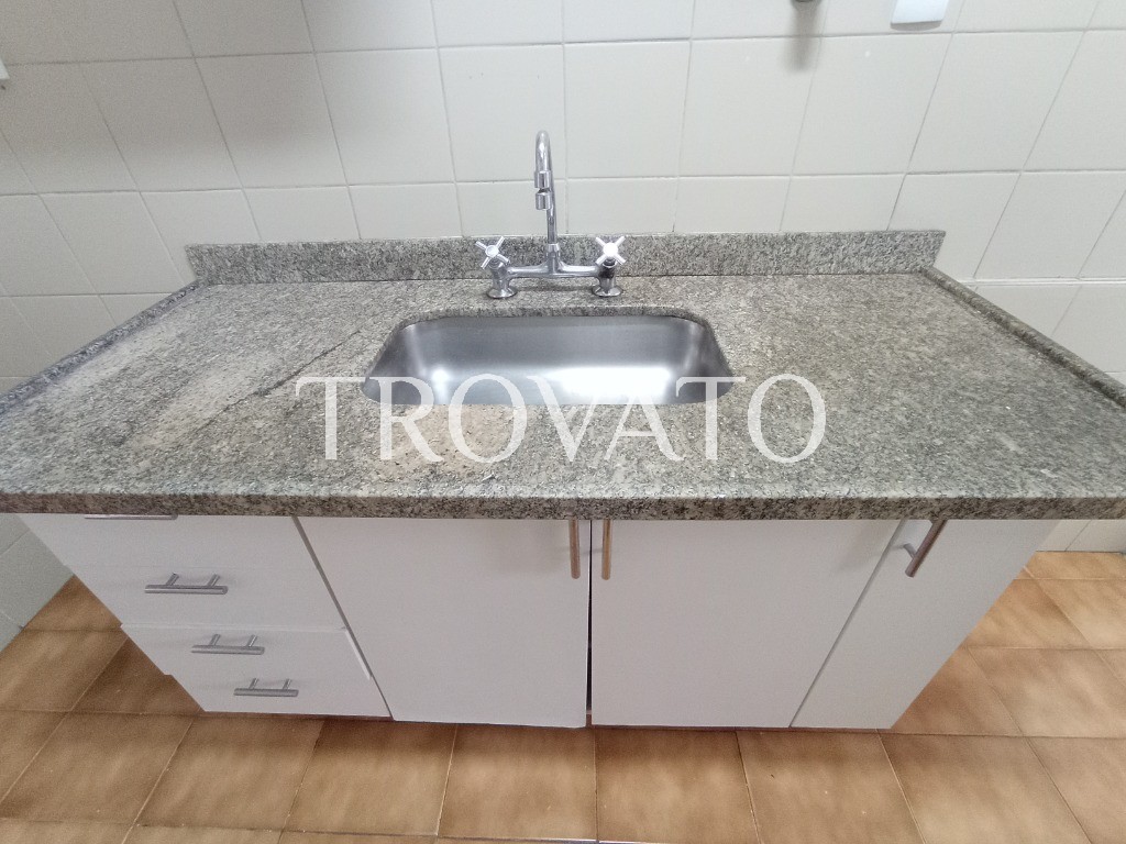 Apartamento reformado, à venda na Vila Gomes Cardim, Tatuapé, 2 Dormitórios com 1 Suíte, Sacada, 2 vagas, com piscina, ao lado Colégio Mendel.