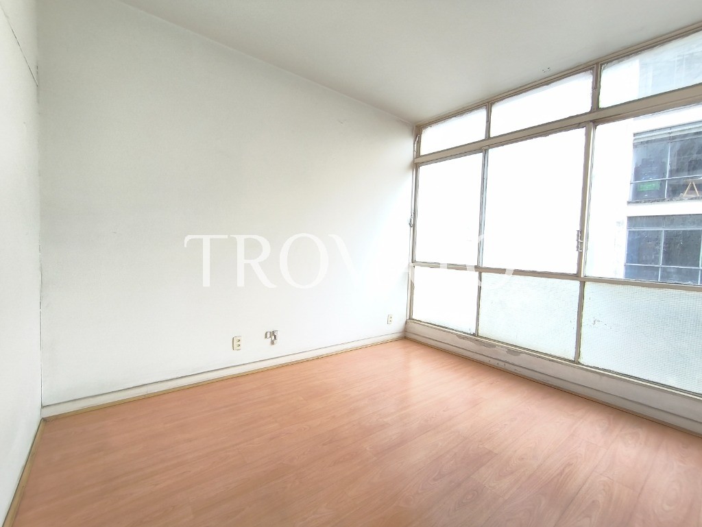 Sala comercial à venda, República, Centro: 1 sala, 1 banheiro, 40m² de área