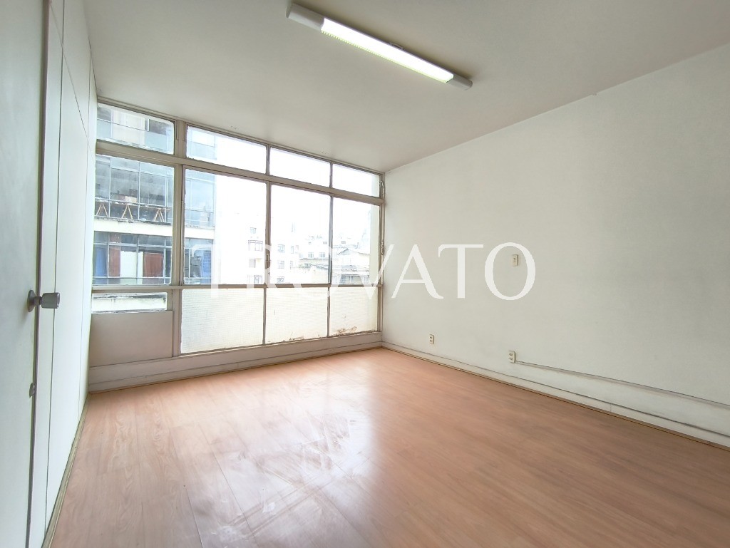 Sala comercial à venda, República, Centro: 1 sala, 1 banheiro, 40m² de área