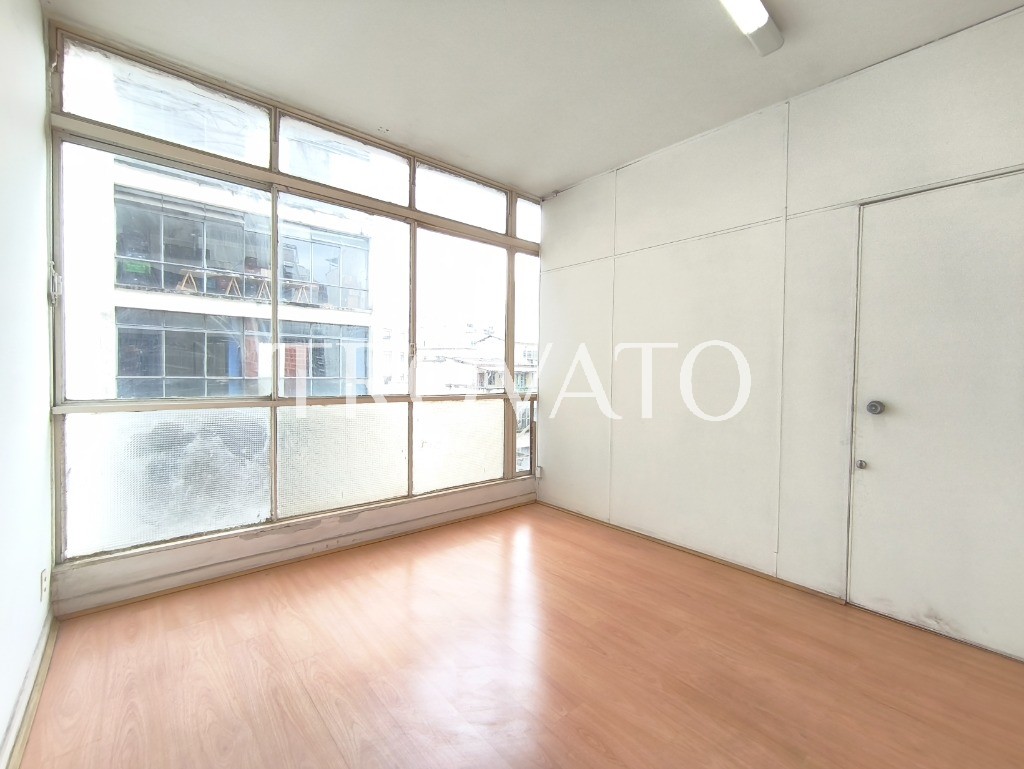 Sala comercial à venda, República, Centro: 1 sala, 1 banheiro, 40m² de área