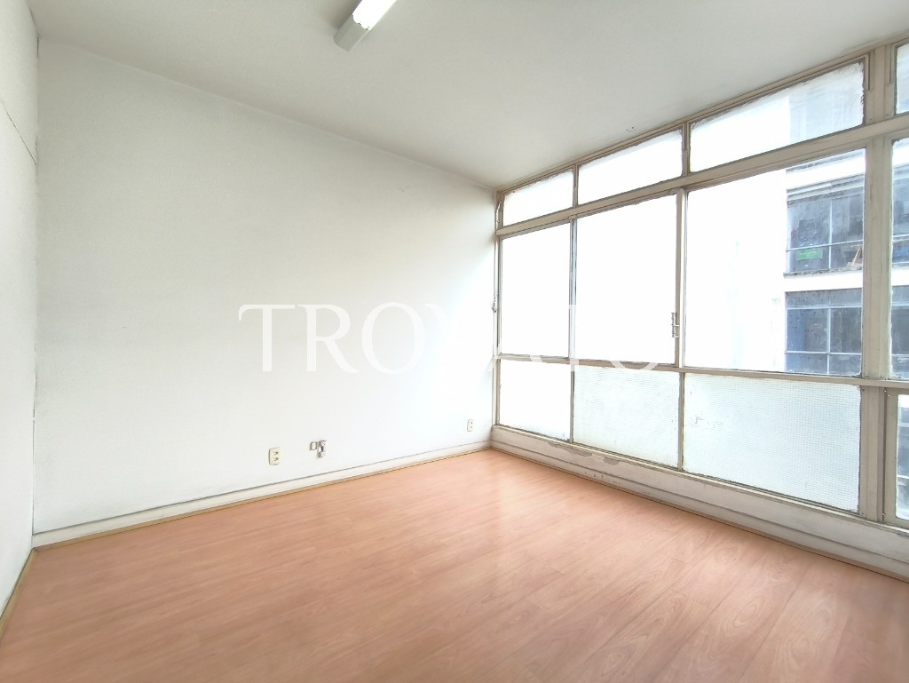 Sala comercial à venda, República, Centro: 1 sala, 1 banheiro, 40m² de área