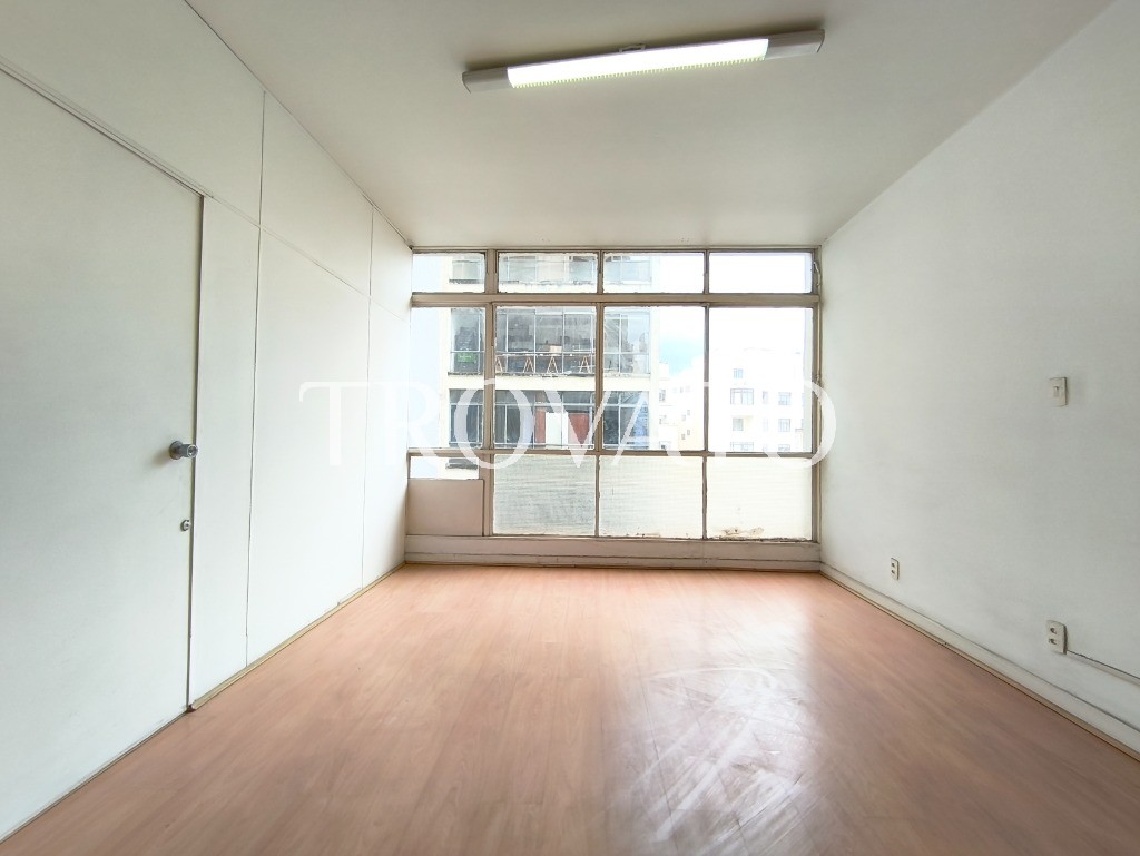 Sala comercial à venda, República, Centro: 1 sala, 1 banheiro, 40m² de área