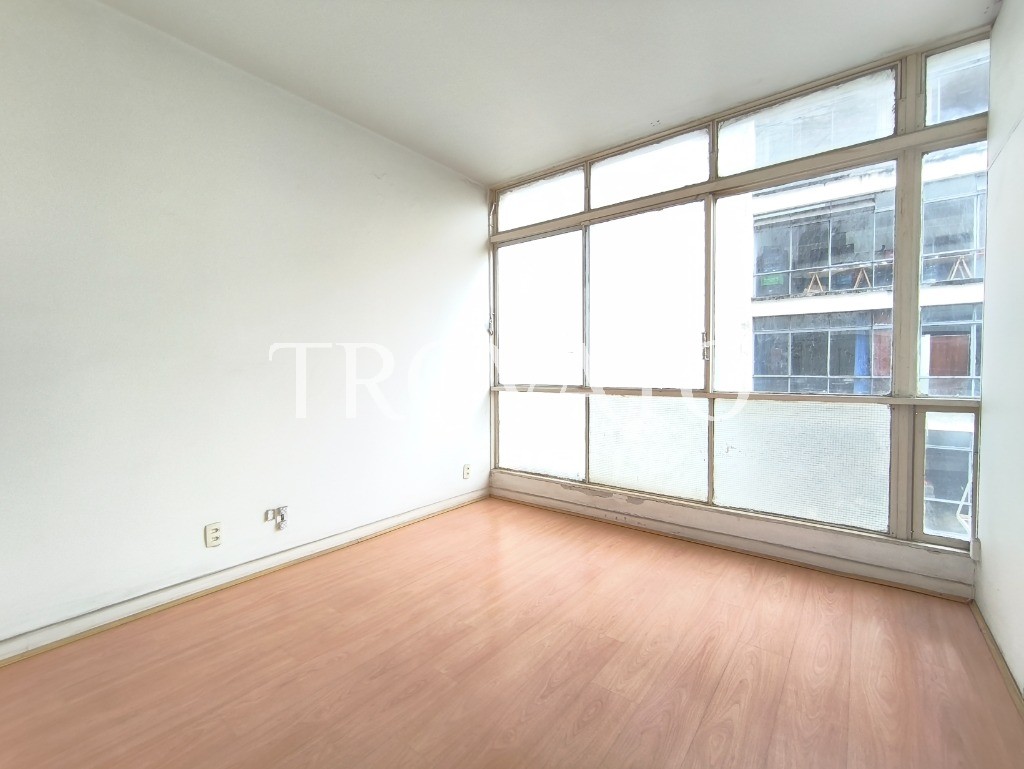 Sala comercial à venda, República, Centro: 1 sala, 1 banheiro, 40m² de área