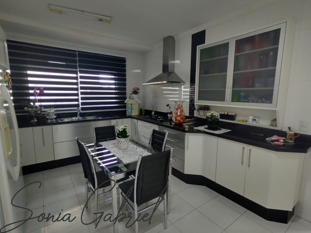 Casa, 4 quartos, 350 m² - Foto 9