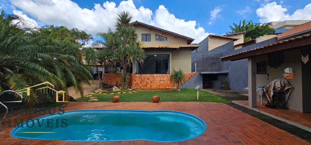 Casa, 3 quartos, 224 m² - Foto 1