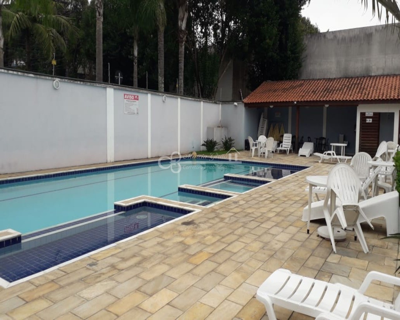 Sobrado à venda com 3 quartos, 240m² - Foto 1
