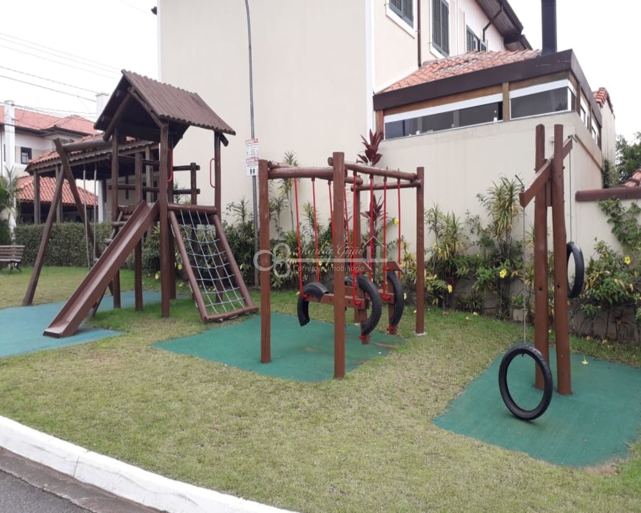 Sobrado à venda com 3 quartos, 240m² - Foto 23