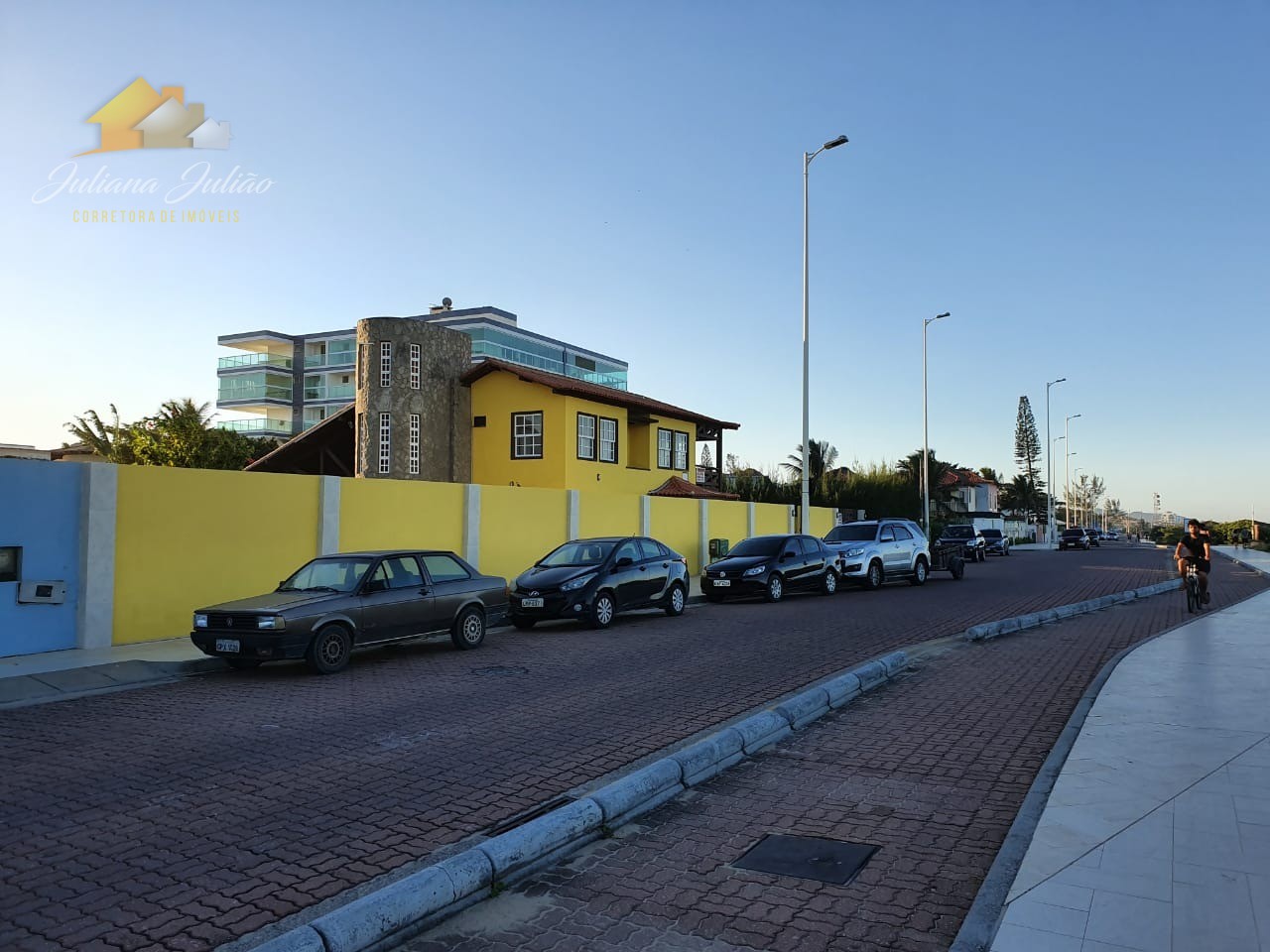 Casa à venda com 6 quartos, 300m² - Foto 1