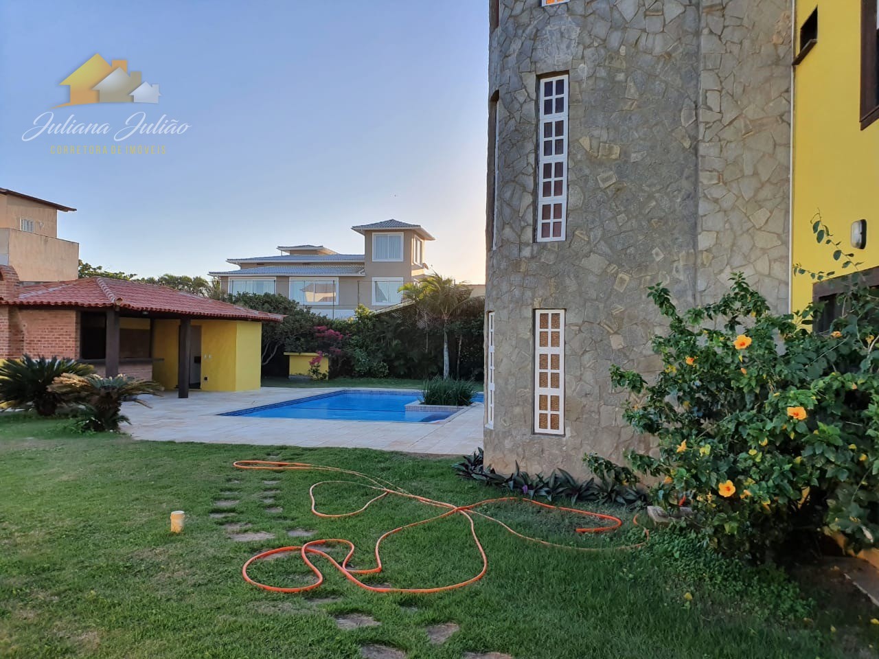 Casa à venda com 6 quartos, 300m² - Foto 7