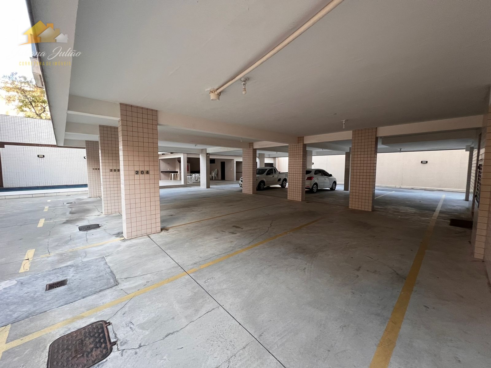 Apartamento à venda com 3 quartos, 130m² - Foto 3