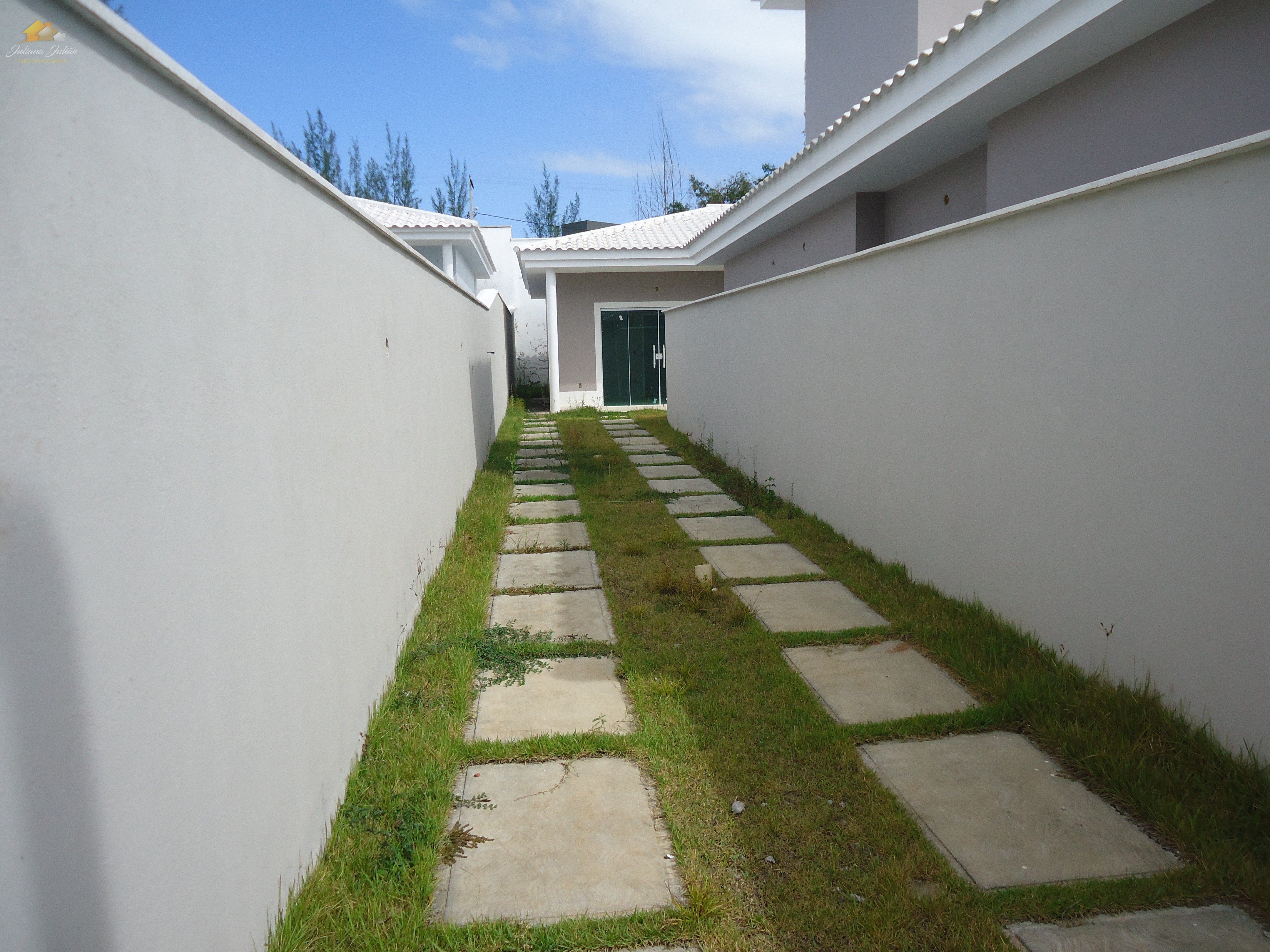 Casa à venda com 3 quartos, 80m² - Foto 2