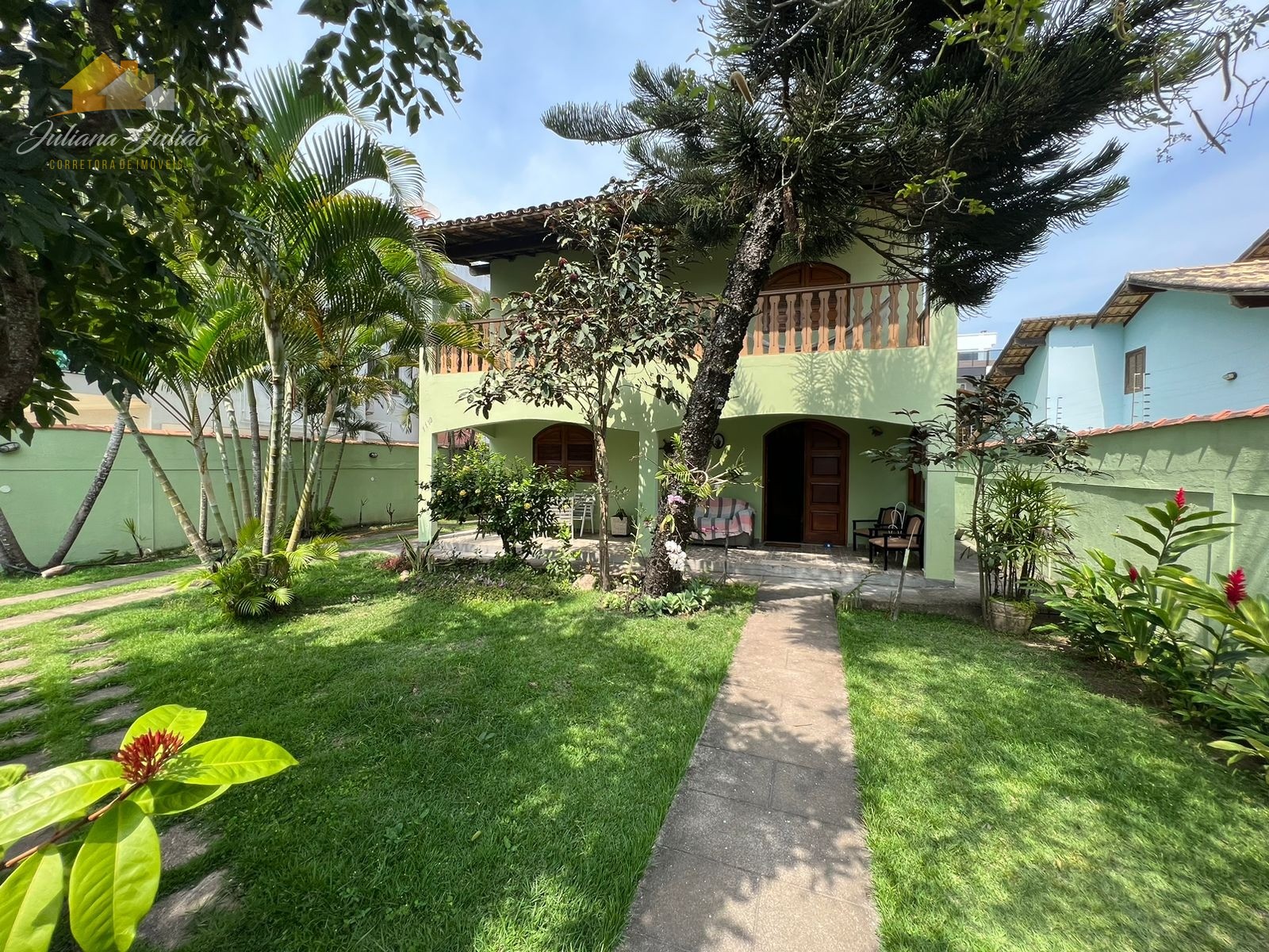 Casa à venda com 8 quartos, 350m² - Foto 1