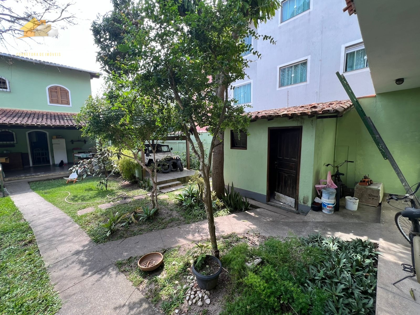 Casa à venda com 8 quartos, 350m² - Foto 35