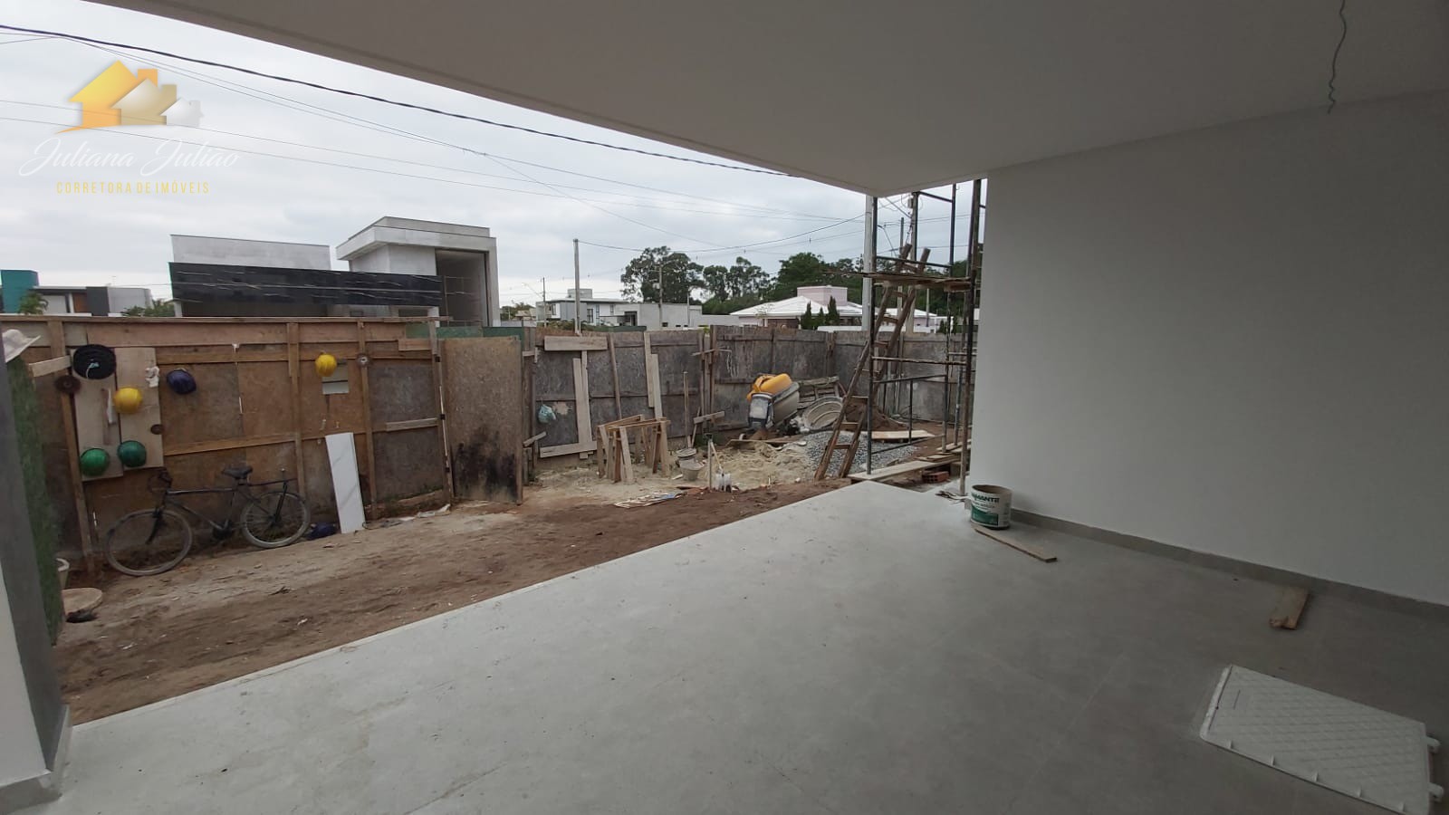 Casa à venda com 3 quartos, 224m² - Foto 4