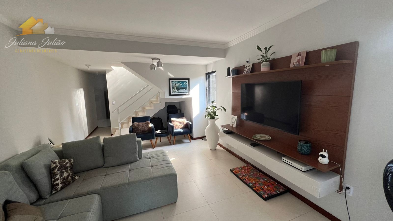 Casa à venda com 2 quartos, 90m² - Foto 1