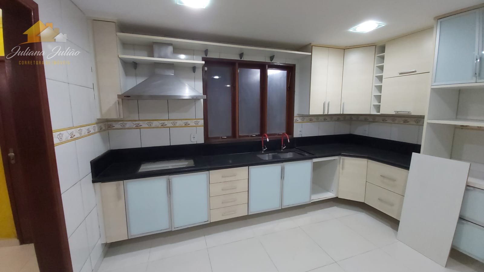 Casa à venda e aluguel com 5 quartos, 240m² - Foto 32