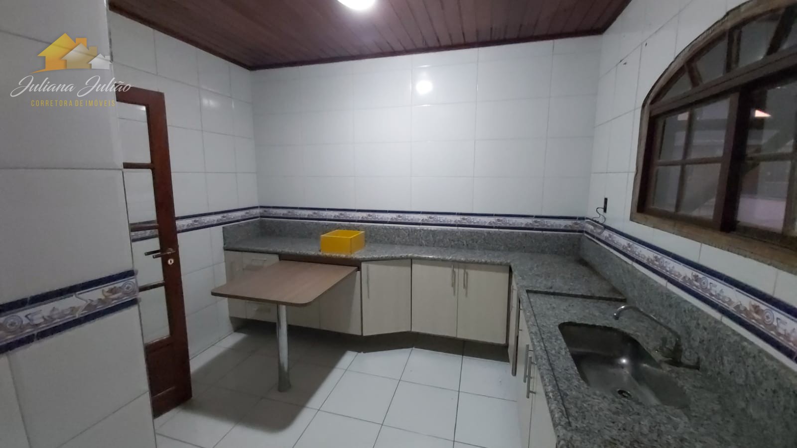 Casa à venda e aluguel com 5 quartos, 240m² - Foto 47