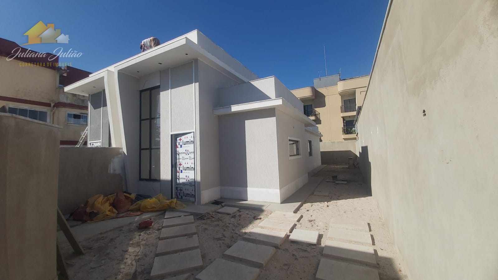 Casa à venda com 3 quartos, 78m² - Foto 1