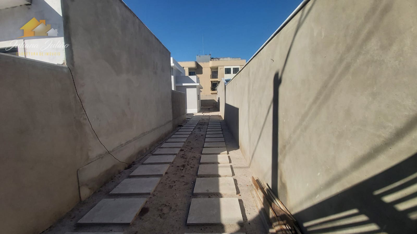 Casa à venda com 3 quartos, 78m² - Foto 2