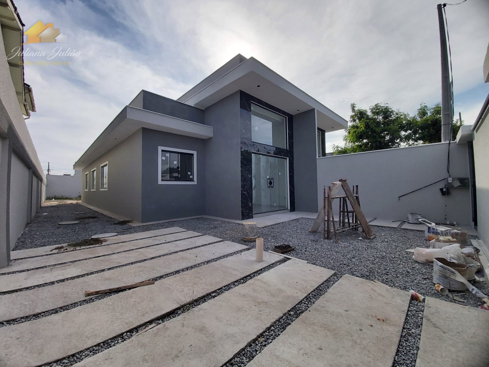 Casa à venda com 3 quartos, 84m² - Foto 1