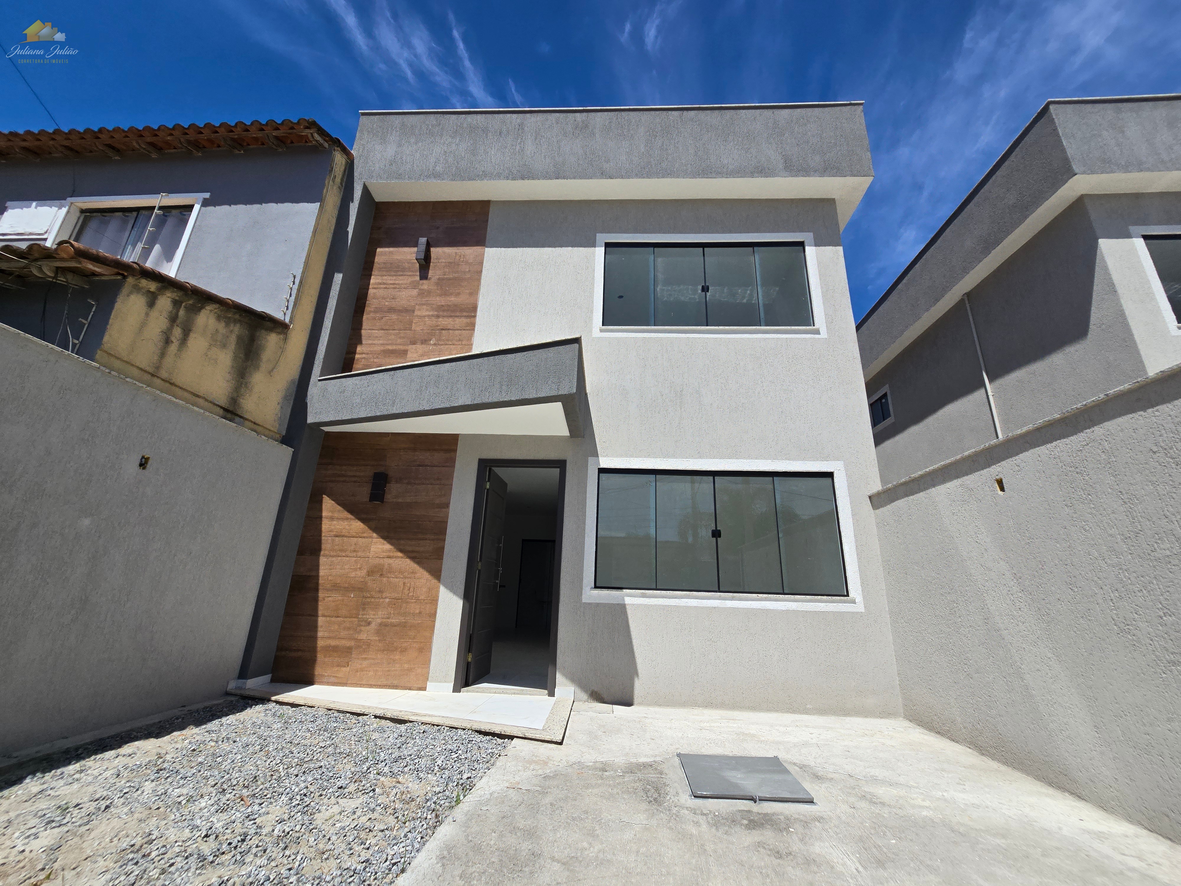 Casa à venda com 3 quartos, 98m² - Foto 1