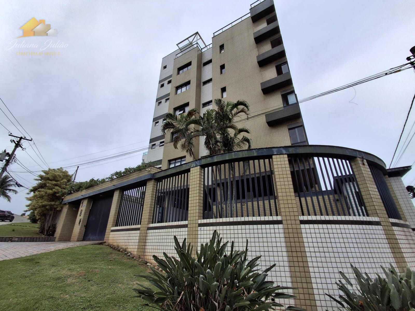 Cobertura à venda com 5 quartos, 360m² - Foto 1