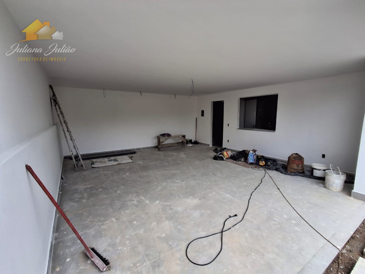 Casa à venda com 4 quartos, 270m² - Foto 2