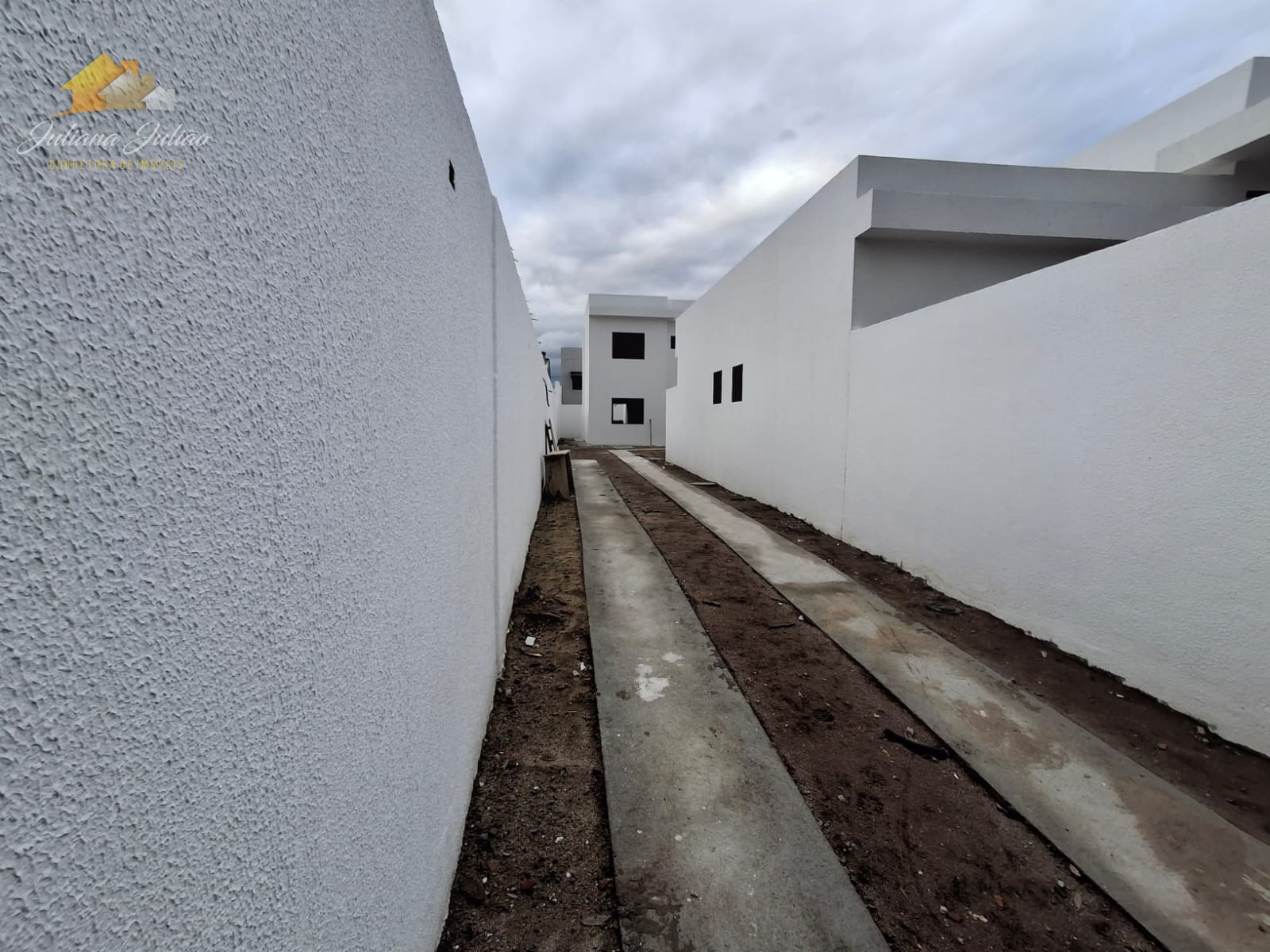 Casa à venda com 4 quartos, 115m² - Foto 2