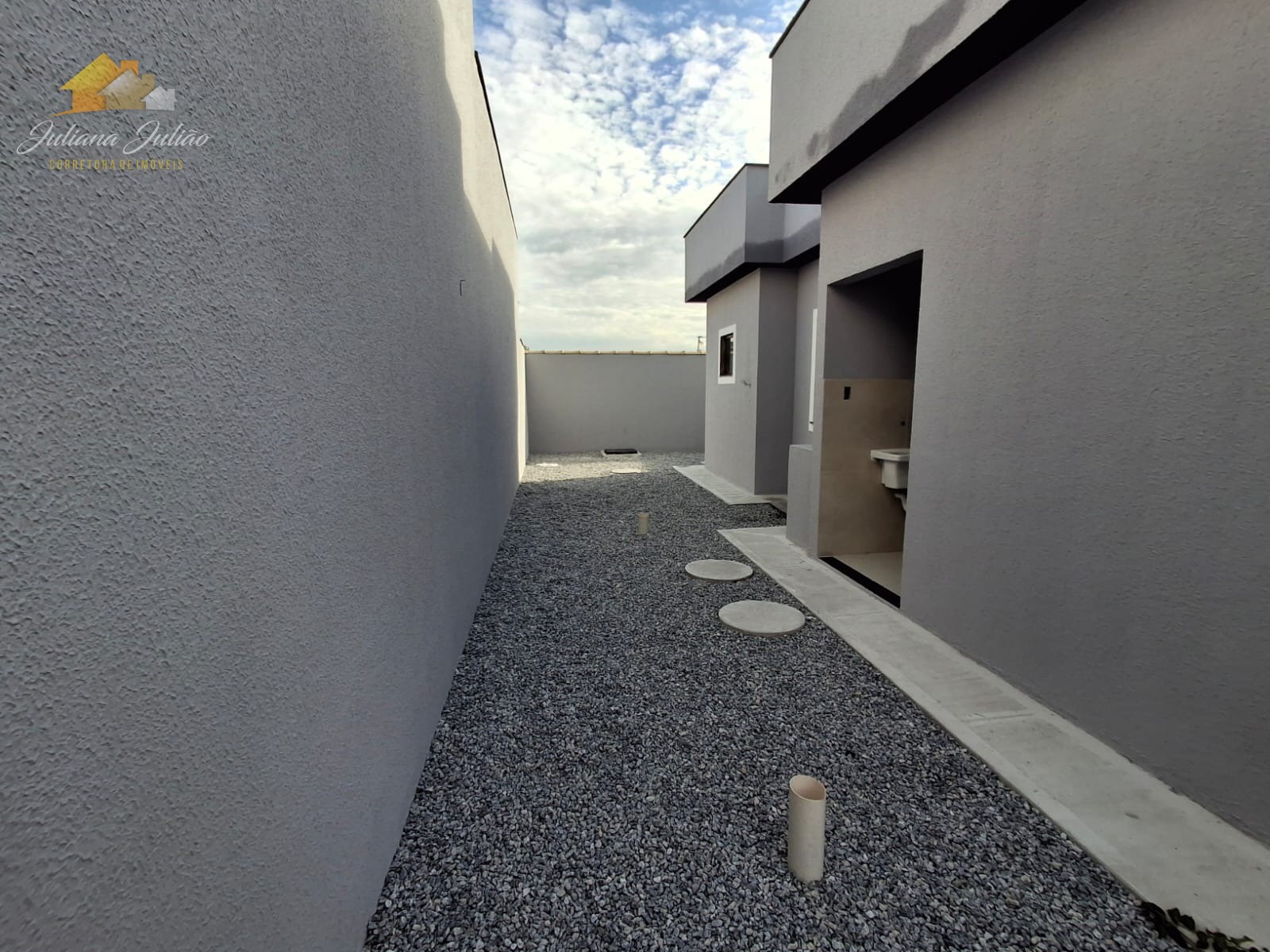 Casa à venda com 2 quartos, 53m² - Foto 4