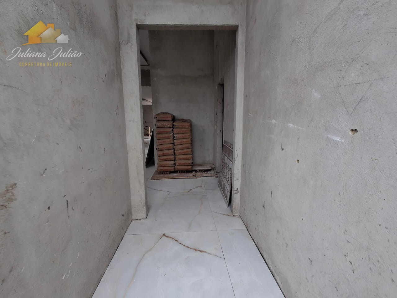 Casa à venda com 4 quartos, 235m² - Foto 2