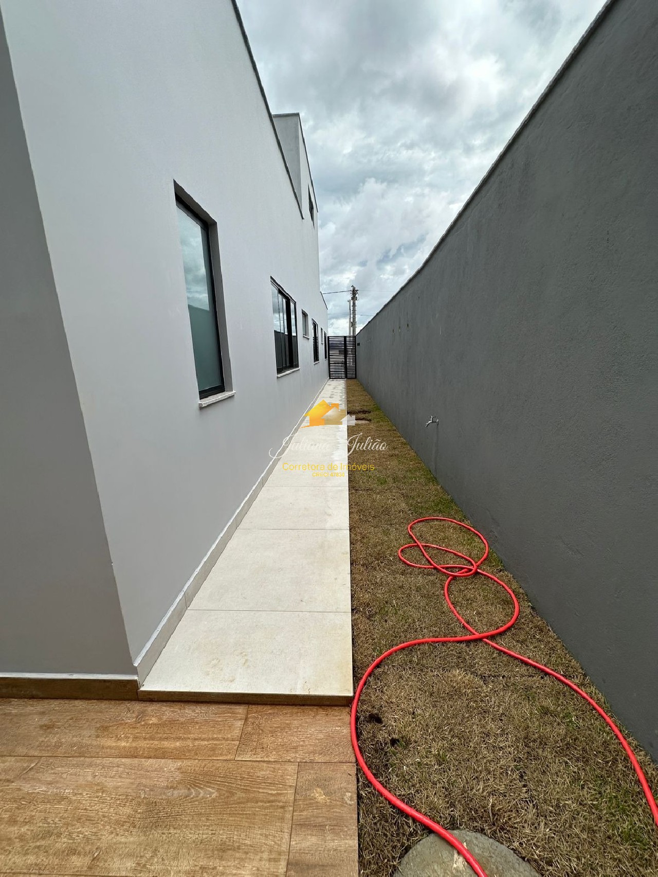 Casa à venda com 3 quartos, 184m² - Foto 2