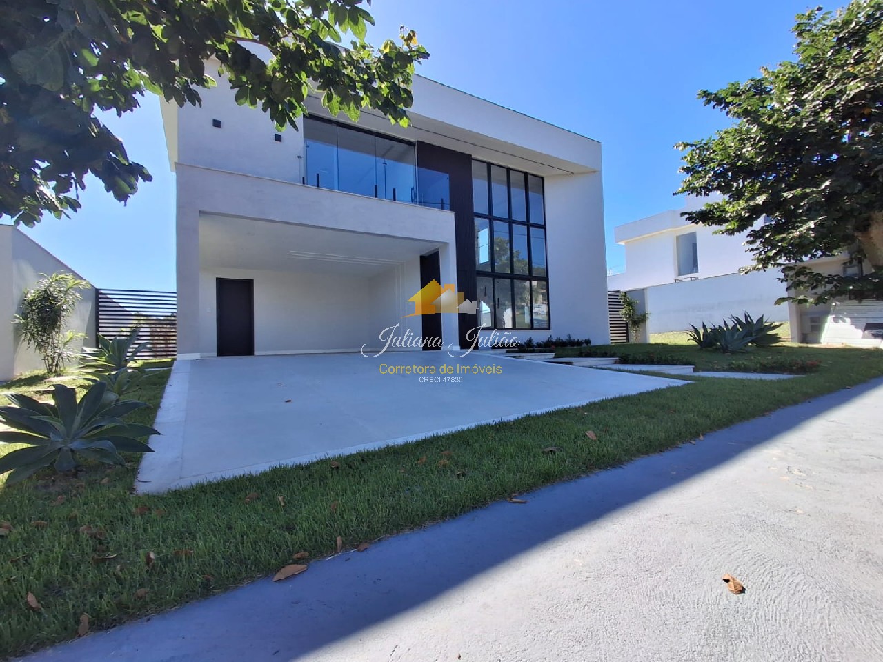 Casa à venda com 3 quartos, 233m² - Foto 2