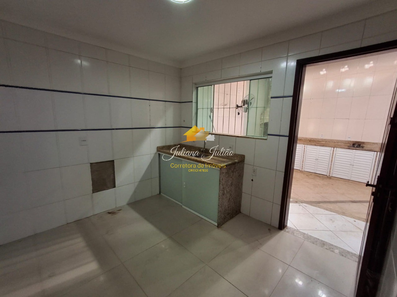 Casa à venda com 3 quartos, 110m² - Foto 12