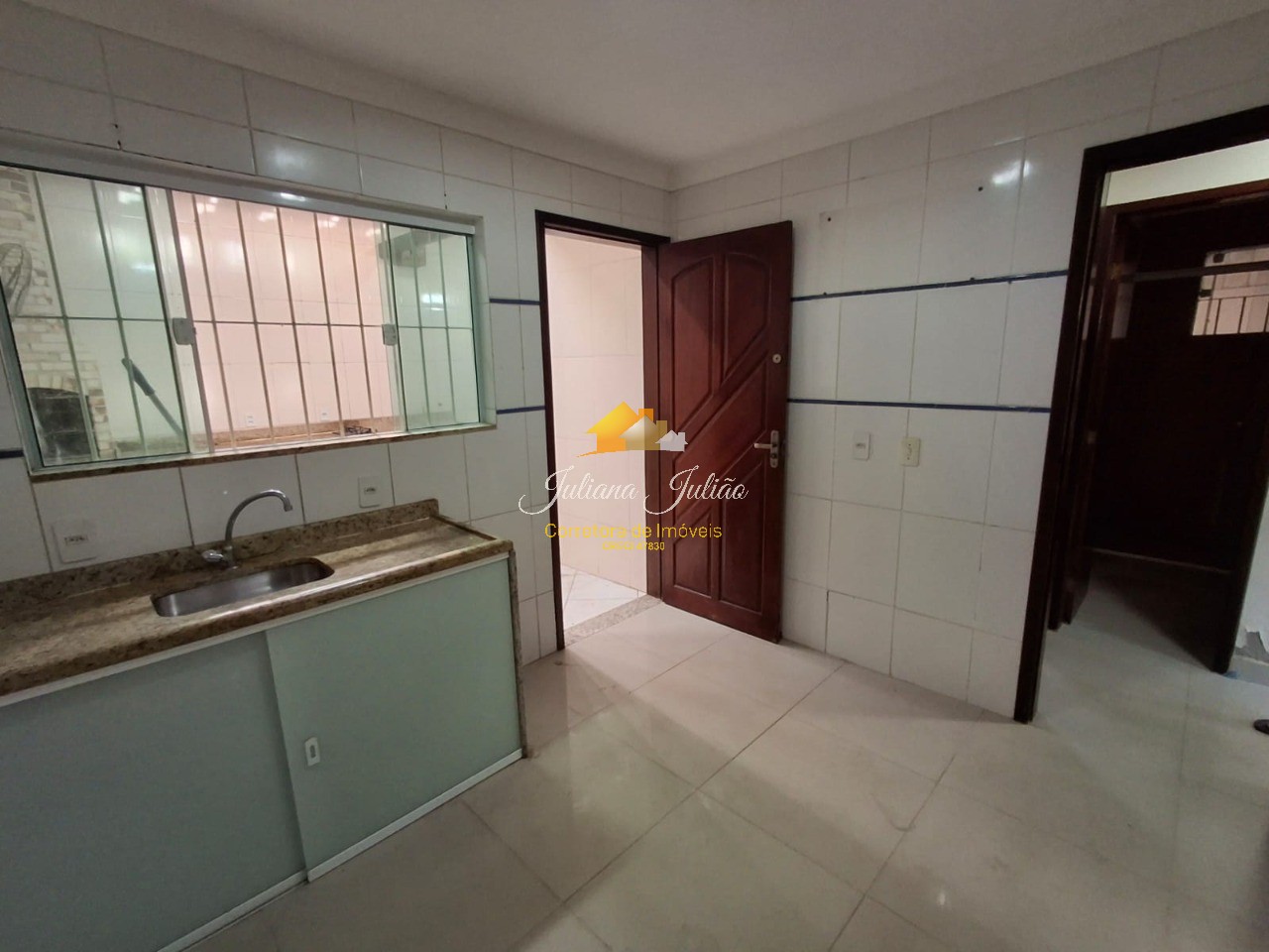 Casa à venda com 3 quartos, 110m² - Foto 13