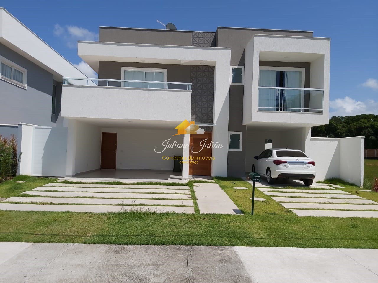 Casa à venda com 4 quartos, 330m² - Foto 1