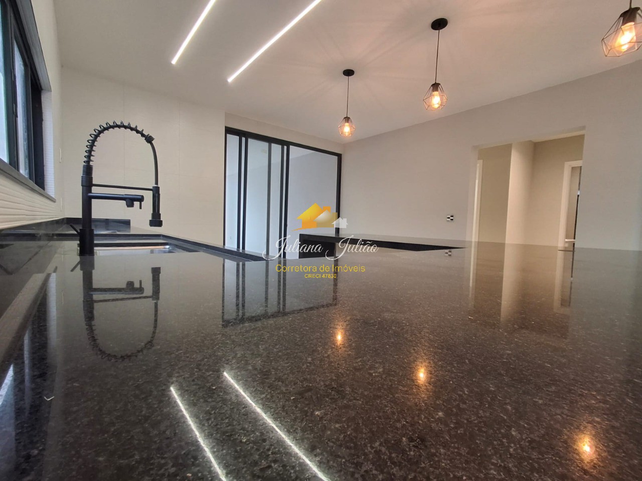 Casa à venda com 3 quartos, 206m² - Foto 14