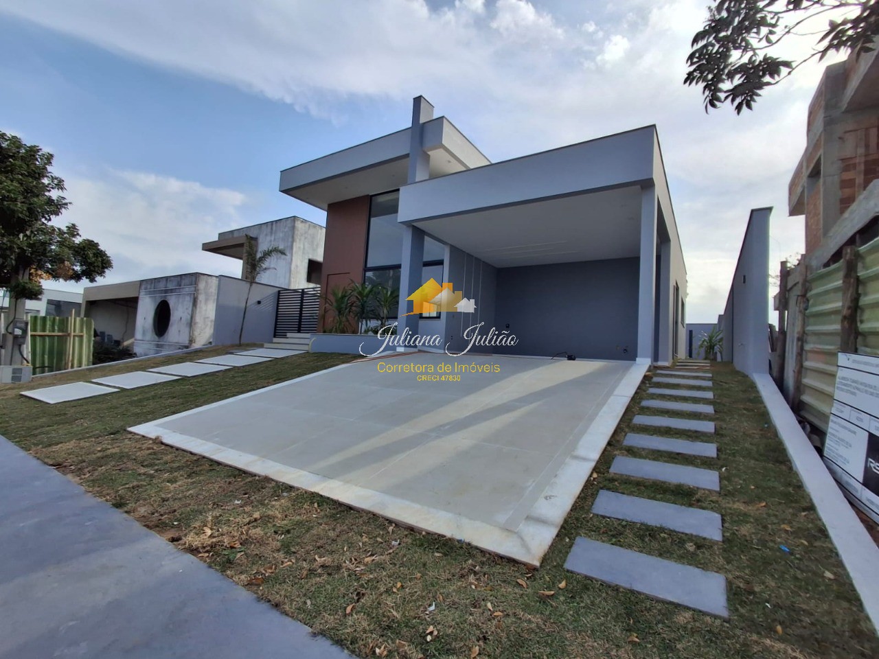 Casa à venda com 3 quartos, 206m² - Foto 2