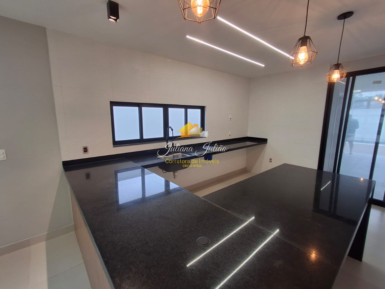 Casa à venda com 3 quartos, 206m² - Foto 13