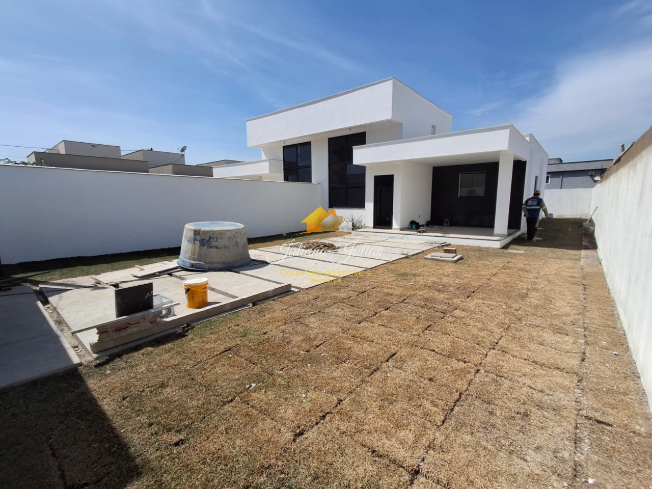 Casa à venda com 3 quartos, 90m² - Foto 1