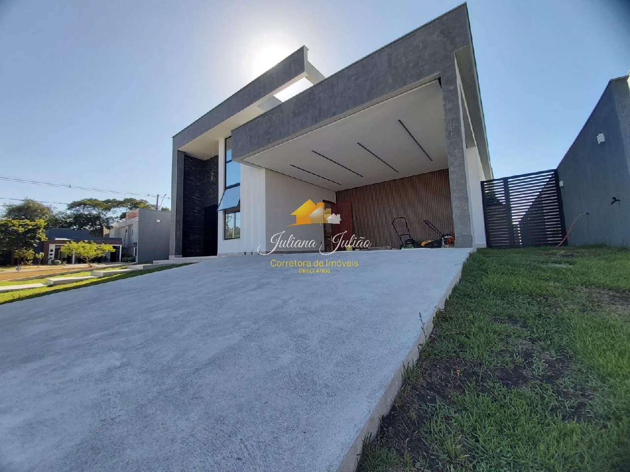 Casa à venda com 3 quartos, 227m² - Foto 2