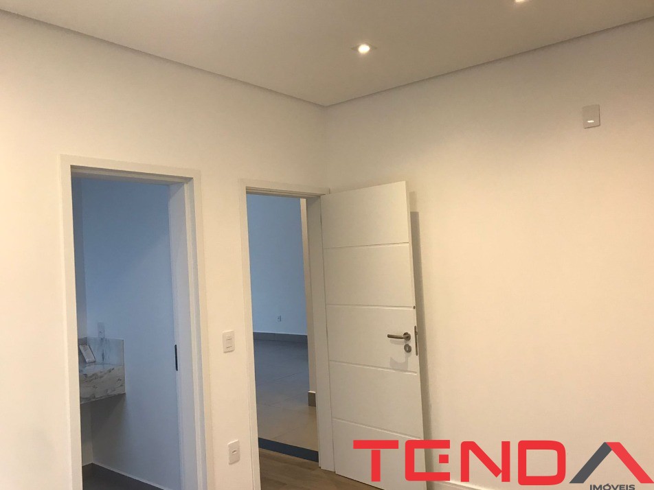 Casa, 3 quartos, 218 m² - Foto 4