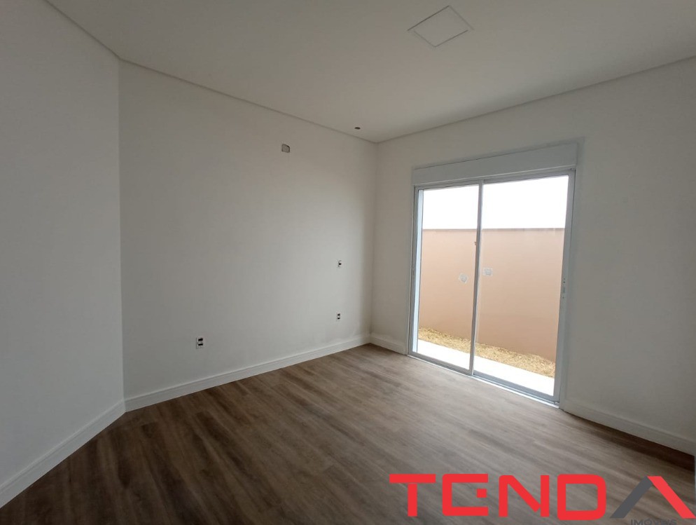Casa, 3 quartos, 218 m² - Foto 2